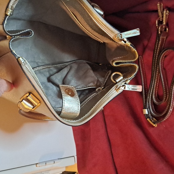 Michael Kors Gourgous Gold Satchel and Crossbody Excellent Condition - Picture 11 of 12